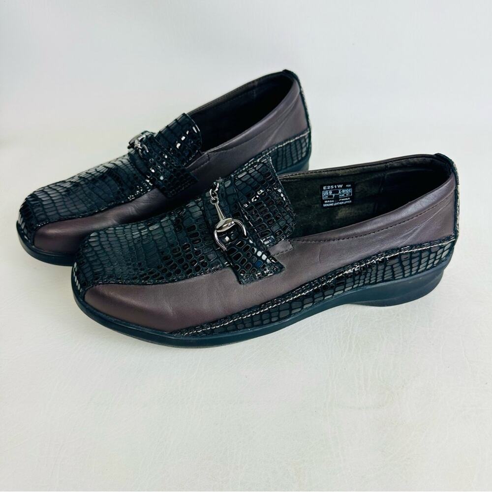 Aetrex Womens Shoes Slip On Loafer Brown Leather Crocodile Embossed Size 9XW